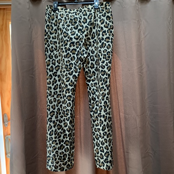 NWT ZARA leopard print pants. 100% cotton. Flare leg. Lightweight. Size XL. - Picture 2 of 11